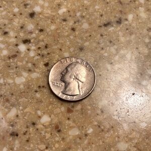 US Quarter Coin - Silver Tone